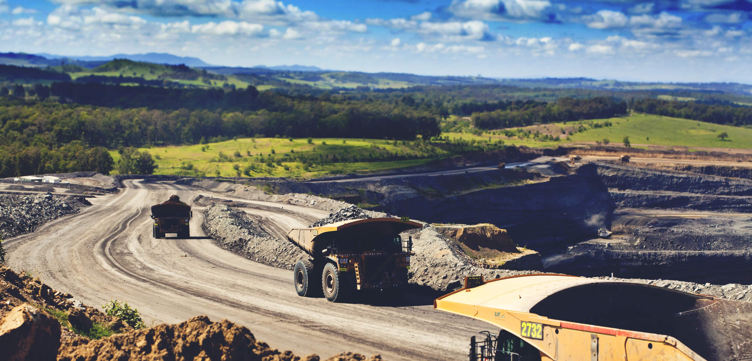 Marco legal ambiental que regula el ejercicio de actividades mineras.